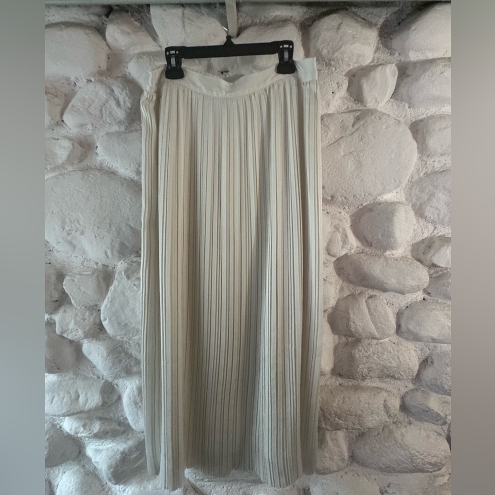 Amour Vert Cream Pleated Skirt small